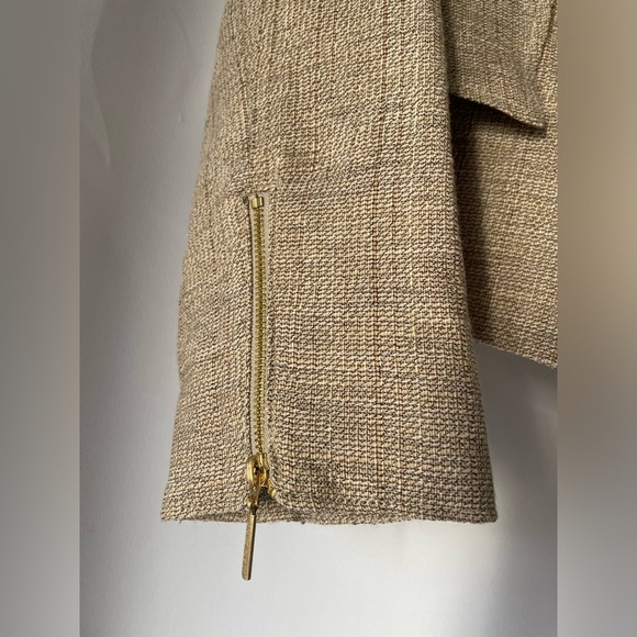 Anne Klein Tweed light Tan Blazer size10 gold zippers, front clasps NWOT - Picture 3 of 8